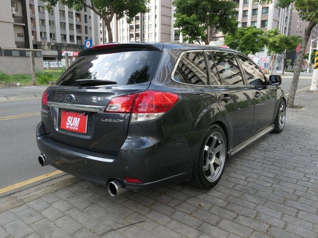 已裝安卓機影音組，SUM+YES雙認證，少跑，AWD，頂級車款，配備滿滿，就是好漂亮，CP值超高~  第5張相片