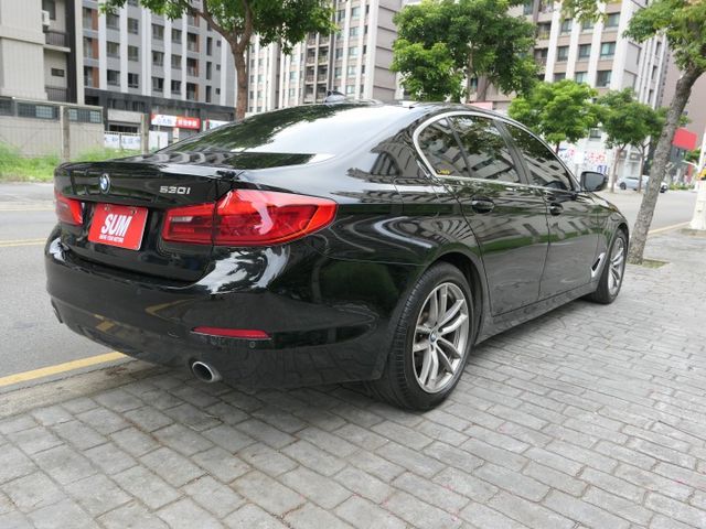 G30，地下室車庫車，少跑，SUM+YES雙認證，全台保固，整車就是美麗如新，歡迎預約，鑑賞，包你一看就喜歡~  第3張相片