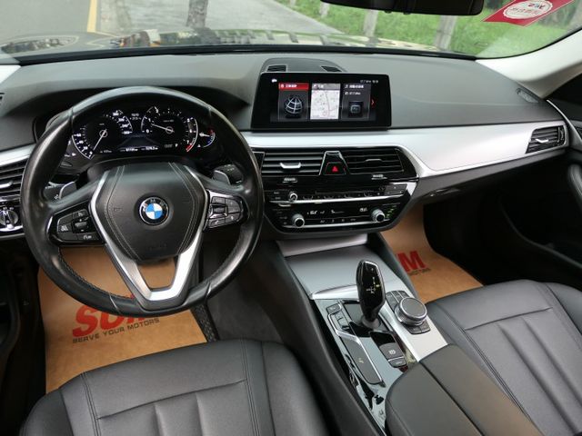 G30，地下室車庫車，少跑，SUM+YES雙認證，全台保固，整車就是美麗如新，歡迎預約，鑑賞，包你一看就喜歡~  第10張相片