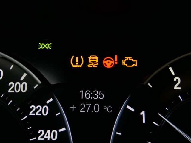 G30，地下室車庫車，少跑，SUM+YES雙認證，全台保固，整車就是美麗如新，歡迎預約，鑑賞，包你一看就喜歡~  第14張相片