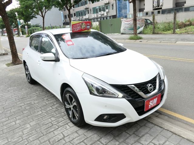 100%原鈑件，安卓機，配備滿滿，SUM+YES雙認證，最高2年/5萬公里保固，就是好美，可全額貸款唷~  第2張相片
