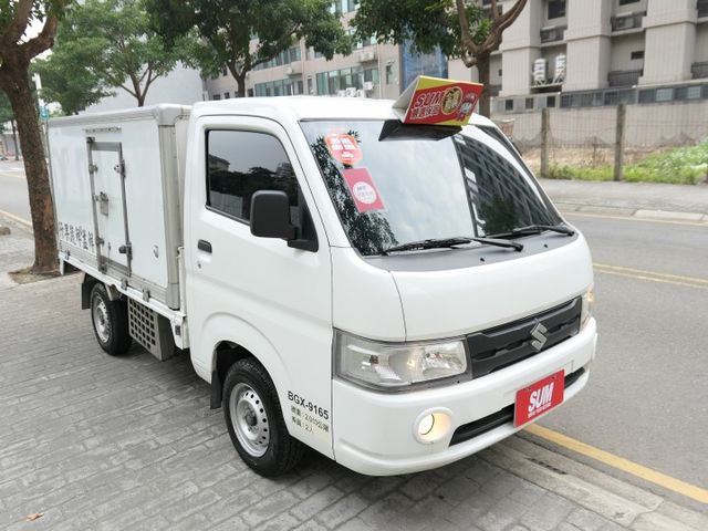-5度，100%原鈑件，長途在開，引擎好安靜，SUM+YES雙認證，車況非常好，可全額貸款唷~  第2張相片