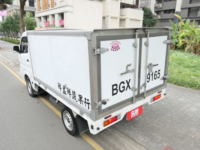 -5度，100%原鈑件，長途在開，引擎好安靜，SUM+YES雙認證，車況非常好，可全額貸款唷~  第4張相片