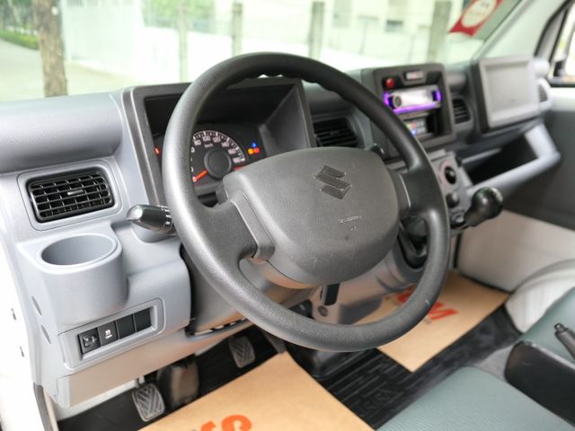 -5度，100%原鈑件，長途在開，引擎好安靜，SUM+YES雙認證，車況非常好，可全額貸款唷~  第11張相片