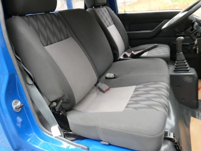 100%原鈑件，原廠用車，品質第一，SUM+YES雙認證，最高2年/5萬全台保固，好漂亮，可全額貸款唷~  第10張相片