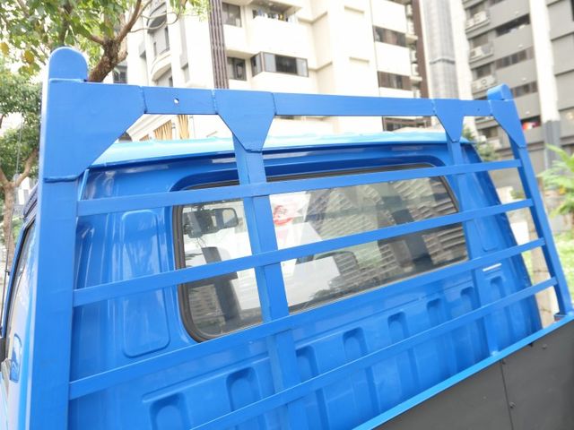 100%原鈑件，原廠用車，品質第一，SUM+YES雙認證，最高2年/5萬全台保固，好漂亮，可全額貸款唷~  第18張相片