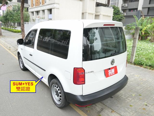 100%原鈑件，安卓機影音組， 1年僅跑1.3萬，SUM+YES雙認證，全台保固，好美，可全額貸款唷~  第4張相片