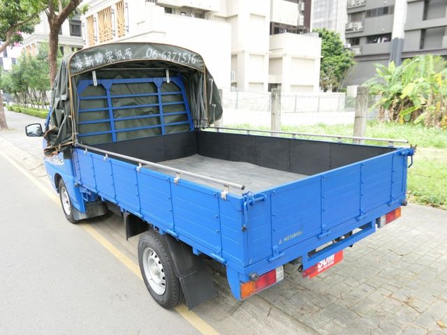 100%原鈑件，原廠保養廠用車，超美，SUM+YES雙認證，最高2年/5萬公里保固，可以全額貸款唷~  第9張相片