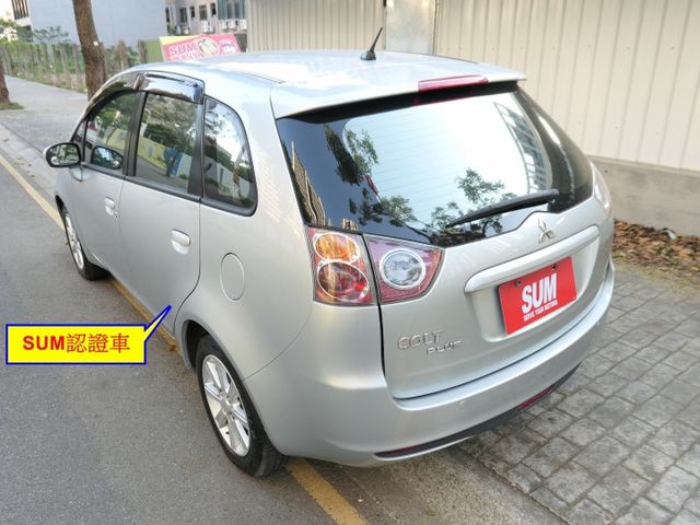 頂級電動尾門，1年僅跑1.3萬，SUM認證車，車況很好，超值好車，可全額貸款唷~  第4張相片
