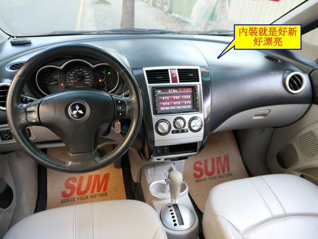 頂級電動尾門，1年僅跑1.3萬，SUM認證車，車況很好，超值好車，可全額貸款唷~  第12張相片