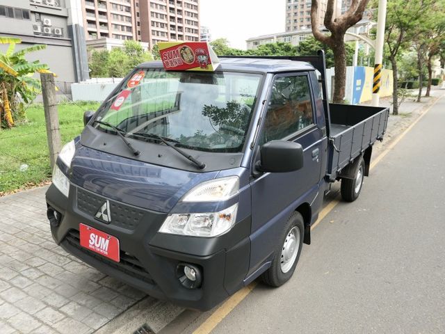 全新已領牌車，僅跑29公里，100%原鈑件，原廠保固中..買到賺到~  第1張相片