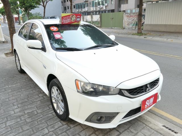 100%原鈑件，1年僅跑1.3萬，SUM+YES雙認證，全台保固，車主很顧車，可以全額貸款唷~  第2張相片