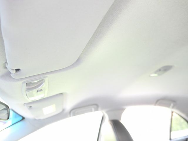 100%原鈑件，1年僅跑1.3萬，SUM+YES雙認證，全台保固，車主很顧車，可以全額貸款唷~  第17張相片