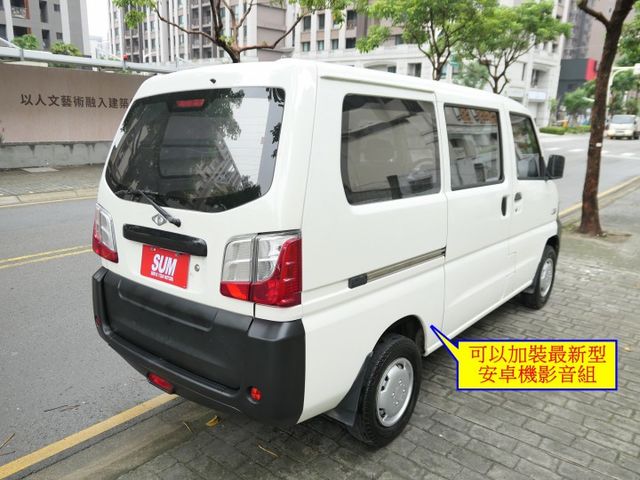 100%原鈑件，SUM+YES雙認證，最高2年/5萬全台保固，內外裝超美，可以全額貸款唷~  第3張相片