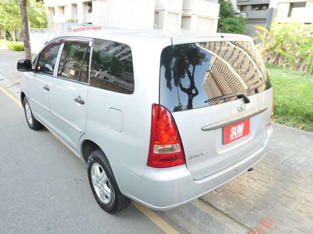 1年僅跑1.3萬，安卓機影音組，SUM+YES雙認證，車主超顧車，內外新車FU，可全額貸款唷~  第4張相片