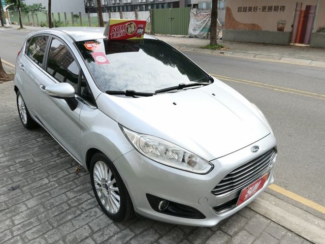 1.0稅金僅8640元，安卓機，i-KEY 配備滿滿，SUM認證車，全台保固，車況非常好，可以全額貸款唷~  第2張相片