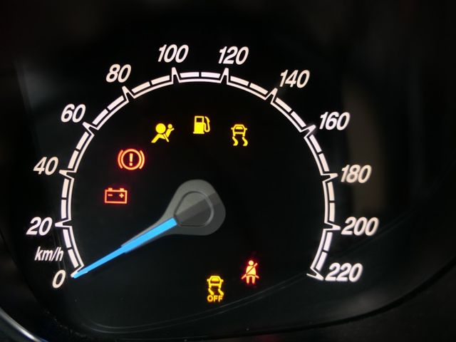 1.0稅金僅8640元，安卓機，i-KEY 配備滿滿，SUM認證車，全台保固，車況非常好，可以全額貸款唷~  第16張相片