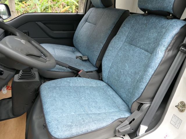 僅跑6700公里，100%原鈑件，就是新車，全台我最美，電動鷗翼車廂，售後全台保固，買到賺到，可以全額貸款~  第11張相片