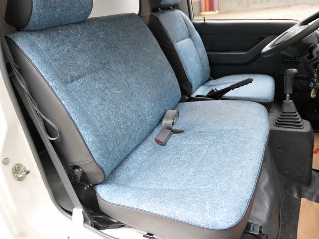 僅跑6700公里，100%原鈑件，就是新車，全台我最美，電動鷗翼車廂，售後全台保固，買到賺到，可以全額貸款~  第12張相片