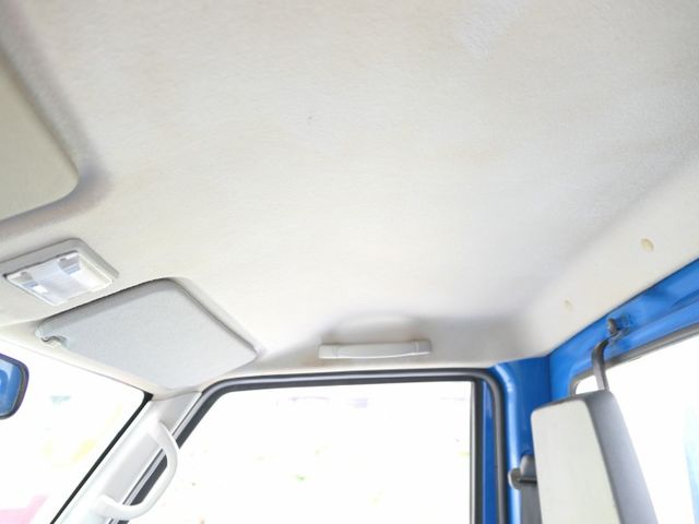 SUM認證車，引擎好安靜，冷氣強，售後全台保固，可以全額貸款唷~  第17張相片