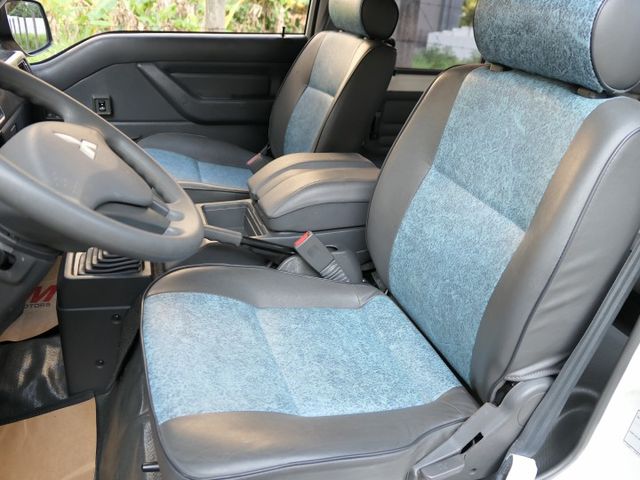 僅跑5.2萬，100%原鈑件，SUM+YES雙認證，全台保固，婚宴館用車，車庫停車，北台我最美，可全額貸款唷~  第9張相片