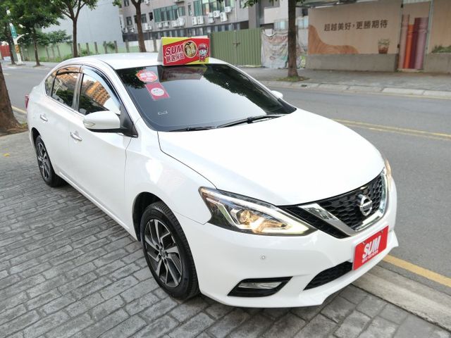 100%原版件，高階車款，配備滿滿，SUM+YES雙認證，最高2年/5萬全台保固，好美，可全額貸款唷~  第2張相片