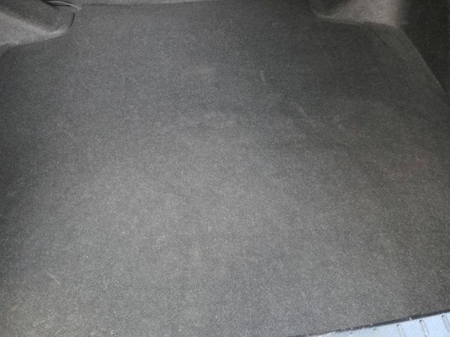 100%原鈑件，1年僅跑1.4萬公里，SUM+YES雙認證，全台保固，漂亮好車，可全額貸款唷~  第17張相片