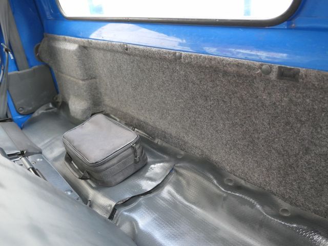 100%原鈑件，僅跑4.1萬公里，SUM+YES雙認證，最高2年/5萬全台保固，可全額貸款唷~  第15張相片