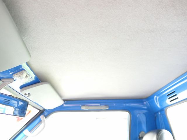 100%原鈑件，僅跑4.1萬公里，SUM+YES雙認證，最高2年/5萬全台保固，可全額貸款唷~  第16張相片