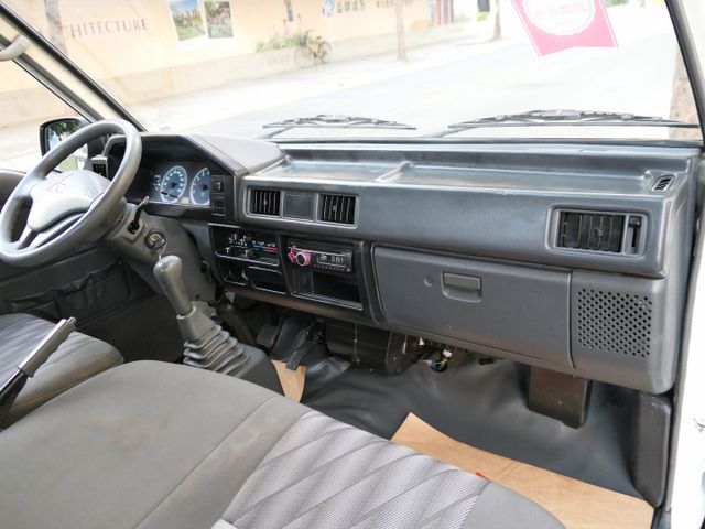 2018年式，超少跑，SUM+YES雙認證，最高2年/5萬全台保固，漂亮好車，可全額貸款唷~  第10張相片