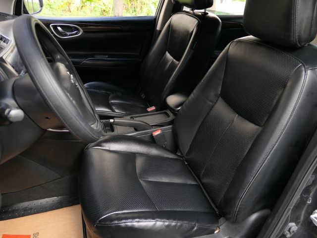 100%原鈑件，已裝安卓機，SUM+YES雙認證，全台保固，少跑，就是漂亮，可全額貸款唷~  第9張相片