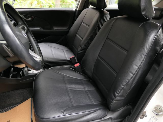 豪華換檔撥片，已裝安卓機，配備滿滿，SUM+YES雙認證，全台保固，少跑，車主很顧車，可全額貸款唷~  第8張相片