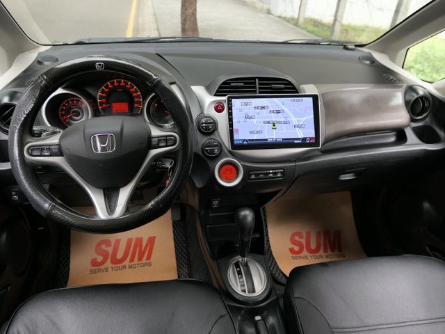 豪華換檔撥片，已裝安卓機，配備滿滿，SUM+YES雙認證，全台保固，少跑，車主很顧車，可全額貸款唷~  第11張相片