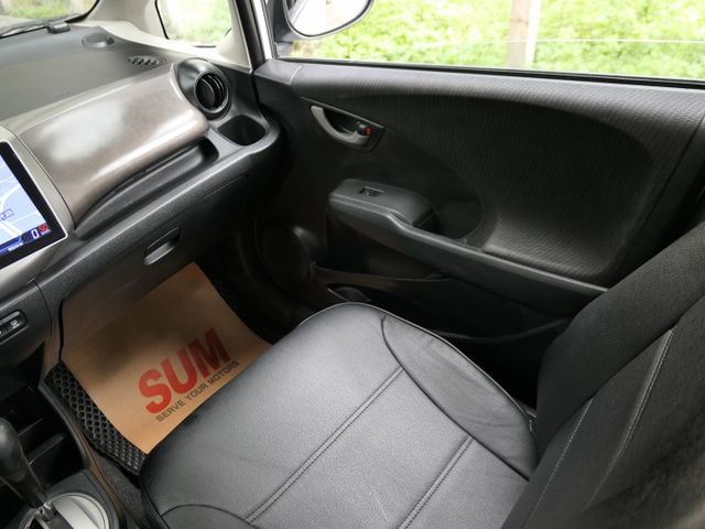 豪華換檔撥片，已裝安卓機，配備滿滿，SUM+YES雙認證，全台保固，少跑，車主很顧車，可全額貸款唷~  第13張相片