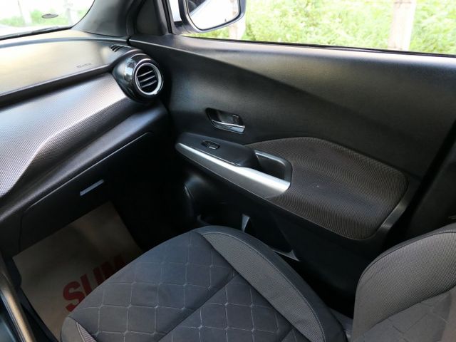 100%原鈑件，已裝安卓機，僅跑6萬，SUM+YES雙認證，最高2年/5萬全台保固，北台我最美，可全額貸款唷~  第13張相片