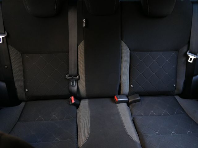 100%原鈑件，已裝安卓機，僅跑6萬，SUM+YES雙認證，最高2年/5萬全台保固，北台我最美，可全額貸款唷~  第16張相片