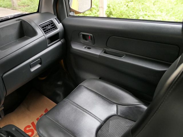 僅跑2.4萬，原廠保養，品質第一，SUM+YES雙認證，最高2年/5萬全台保固，就是新車，可全額貸款唷~  第15張相片