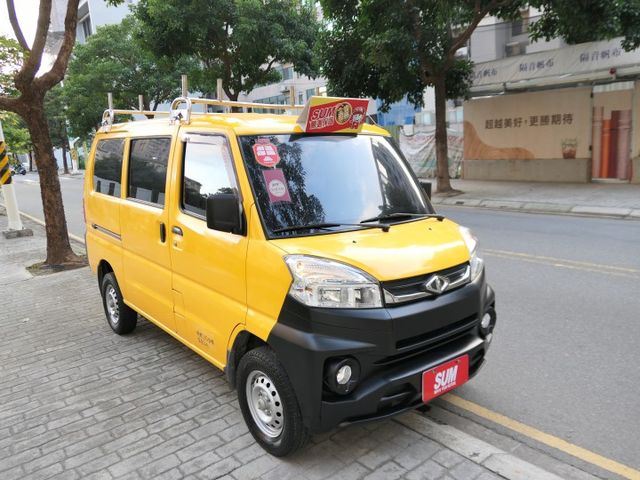 1年僅跑9千公里，原廠保養，品質第一，SUM+YES雙認證，最高2年/5萬全台保固，美車，可全額貸款唷~  第2張相片