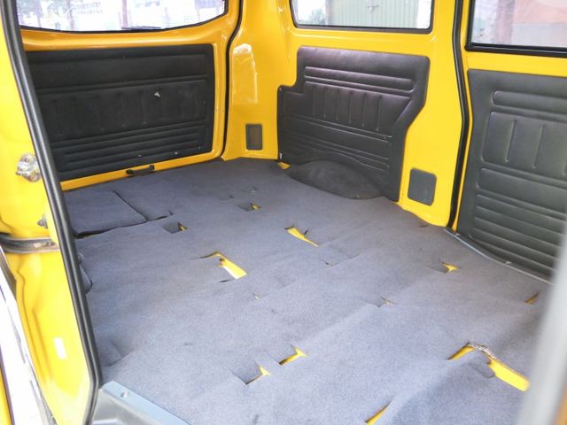 1年僅跑9千公里，原廠保養，品質第一，SUM+YES雙認證，最高2年/5萬全台保固，美車，可全額貸款唷~  第18張相片