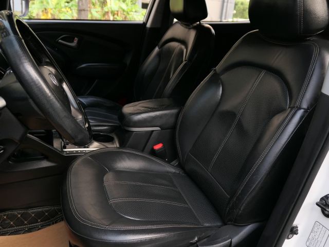 1年僅跑1.5萬，已裝安卓機，SUM認證車，車主很顧車，就是好漂亮，可全額貸款唷~  第8張相片