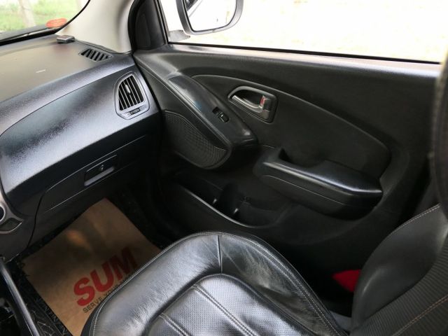 1年僅跑1.5萬，已裝安卓機，SUM認證車，車主很顧車，就是好漂亮，可全額貸款唷~  第13張相片