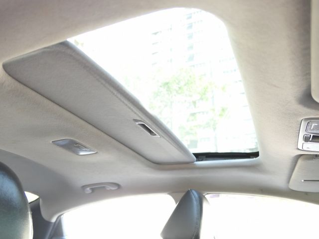 已裝安卓機，頂級i-KEY，6氣囊配備滿滿，SUM認證車，全台保固，CP值超高，可全額貸款唷~  第17張相片