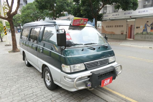 1年僅跑9千公里，剛保養過，引擎安靜，冷氣強冷，CP值超高，買到賺到~  第3張相片