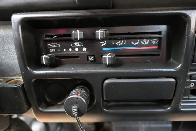 1年僅跑9千公里，剛保養過，引擎安靜，冷氣強冷，CP值超高，買到賺到~  第15張相片