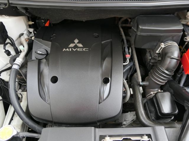 100%原鈑件，已裝安卓機，SUM+YES雙認證，最高2年/5萬全台保固，潔癖人開的車，我最美，可全額貸款唷 ~  第18張相片