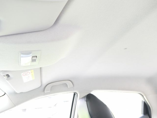 100%原鈑件，已裝安卓機，SUM+YES雙認證，少跑，女用車好美，可以全額貸款唷~  第16張相片