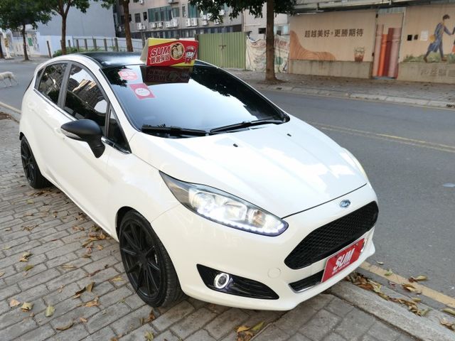 1年僅跑1.2萬，已裝安卓機，SUM+YES雙認證，最高2年/5萬全台保固，頂級氣氛超好，可以全額貸款唷~  第2張相片