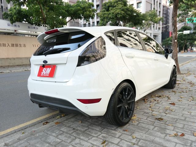 1年僅跑1.2萬，已裝安卓機，SUM+YES雙認證，最高2年/5萬全台保固，頂級氣氛超好，可以全額貸款唷~  第3張相片