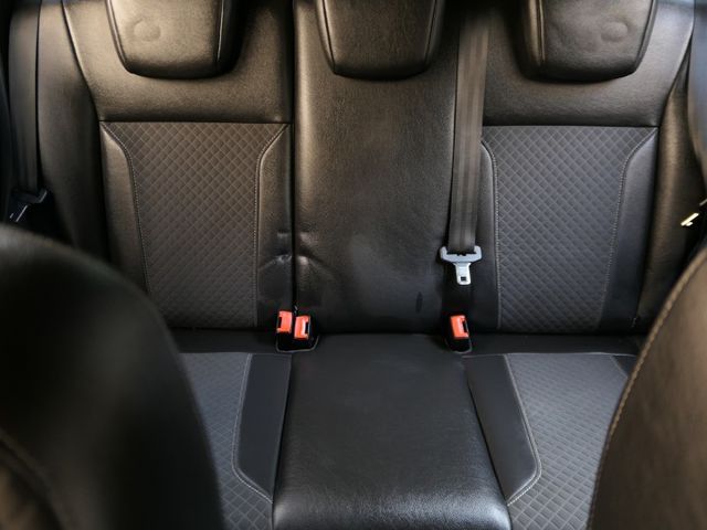 1年僅跑1.2萬，已裝安卓機，SUM+YES雙認證，最高2年/5萬全台保固，頂級氣氛超好，可以全額貸款唷~  第12張相片