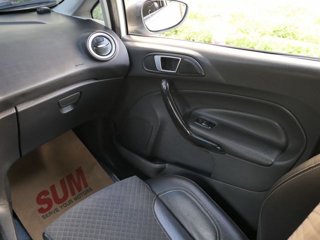 1年僅跑1.2萬，已裝安卓機，SUM+YES雙認證，最高2年/5萬全台保固，頂級氣氛超好，可以全額貸款唷~  第15張相片